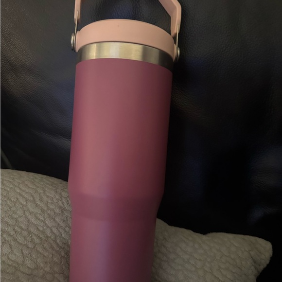 Stanley Magenta The IceFlow™ Flip Straw Tumbler - Picture 2 of 3